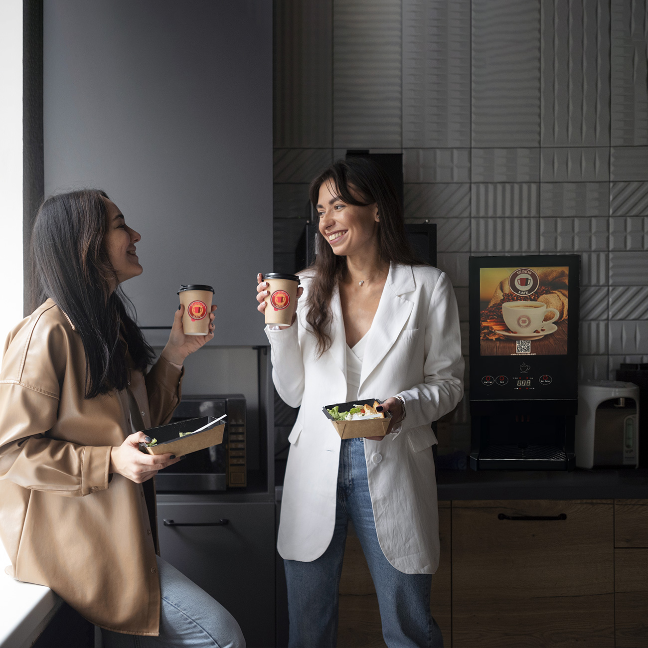 000-Home-tomando-cafe03